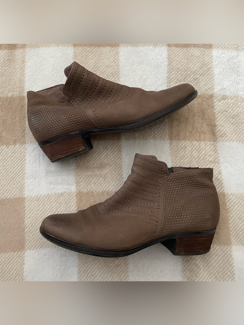 Rockport Women’s 6.5 Brown Leather Ankle Boots - Casual Chelsea Style